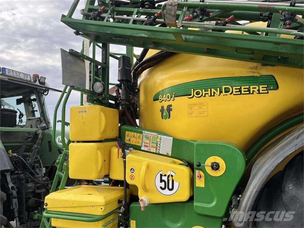 John Deere 840 TF Vučene prskalice