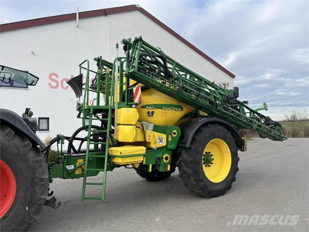 John Deere 840 TF Vučene prskalice