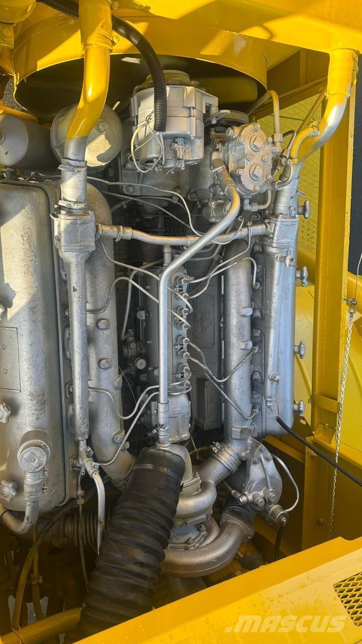 Kirovets K700A V8 Traktori