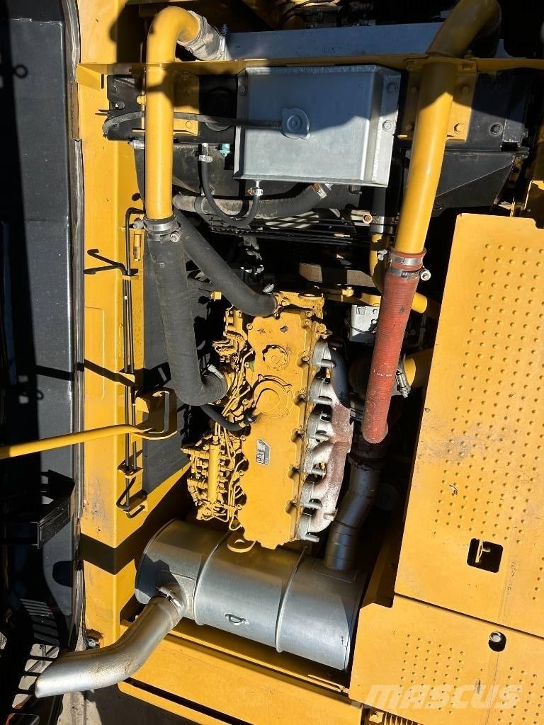 CAT 320D2L Bageri guseničari