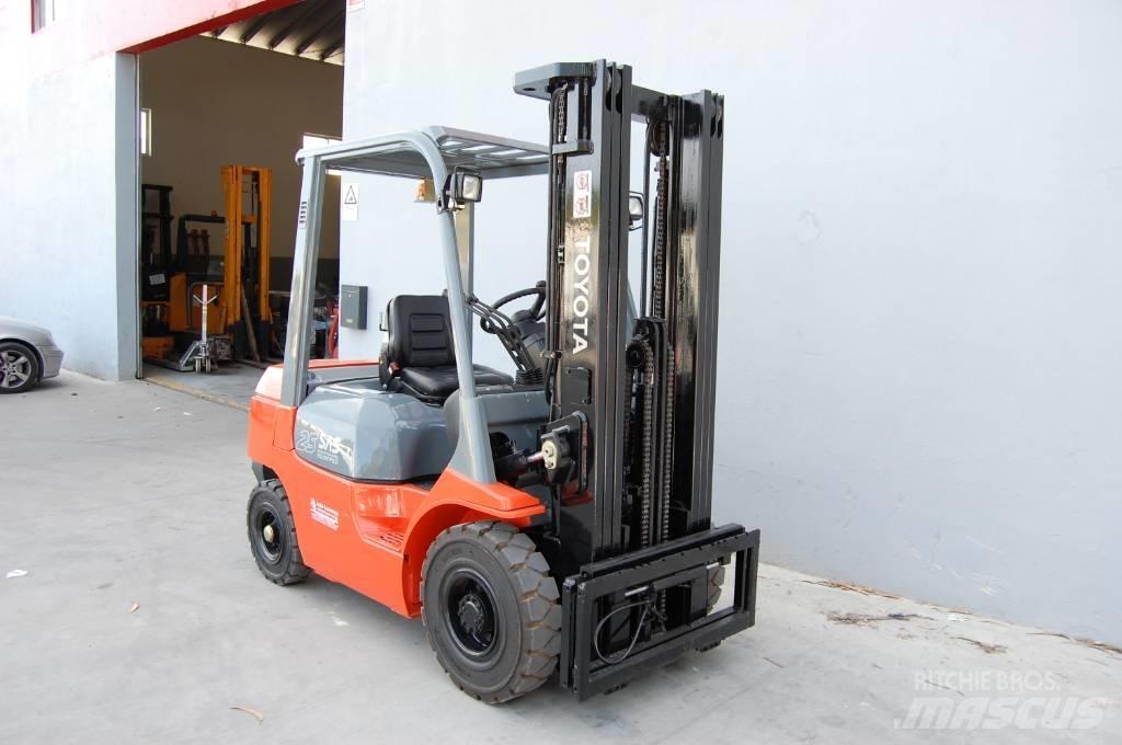 Toyota 7 FD 25 Dizelski viljuškari