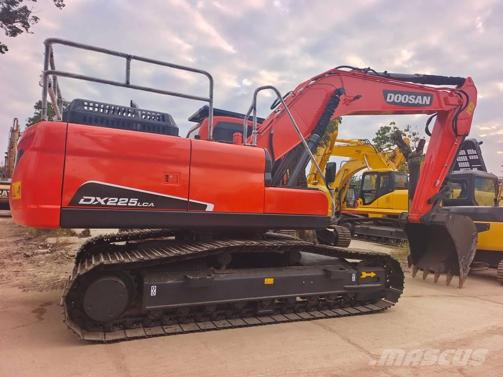 Doosan DX 225 LC Bageri guseničari
