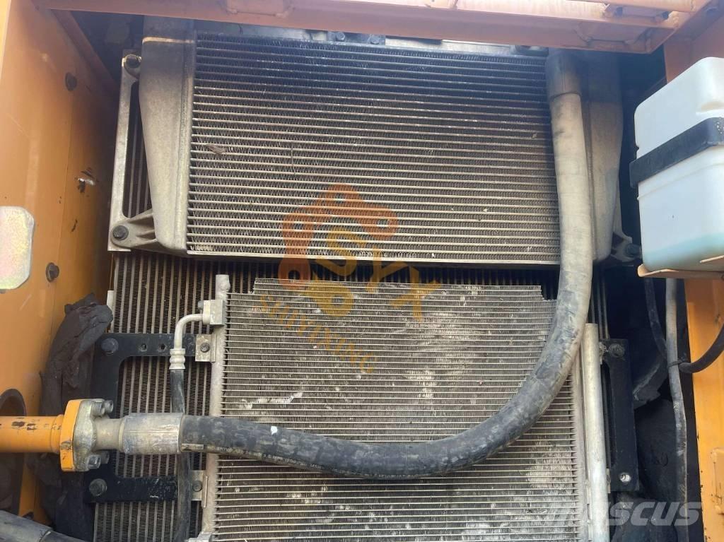 Hyundai R225-9 T Bageri guseničari