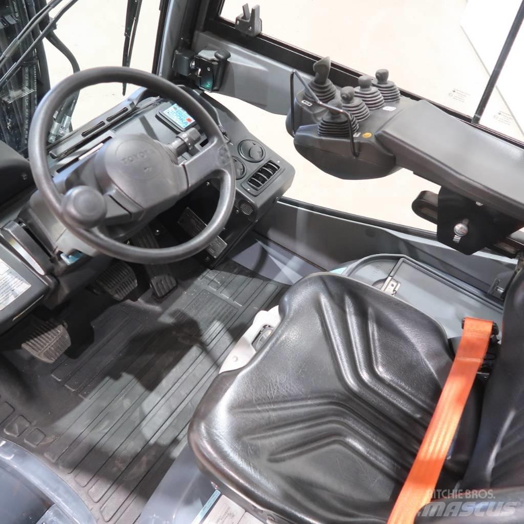 Toyota 02-8FGJF35 Plinski viljuškari
