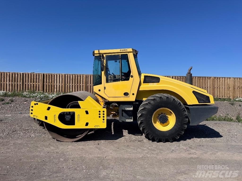 Bomag BW 213 D H-4 Valjci sa jednim bubnjem