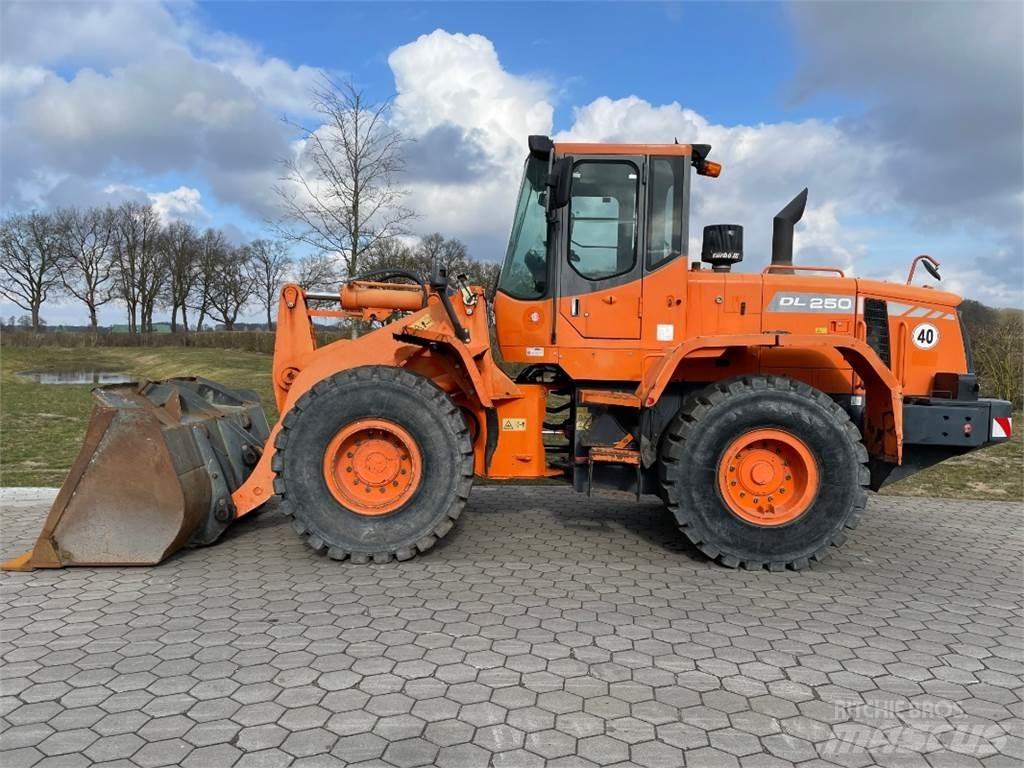 Doosan DL250 Utovarivači na točkove