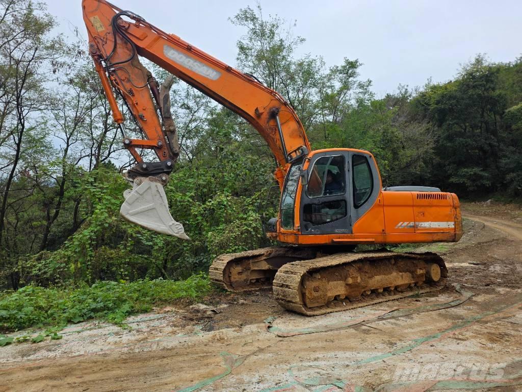 Doosan DX 220 LCA Bageri guseničari