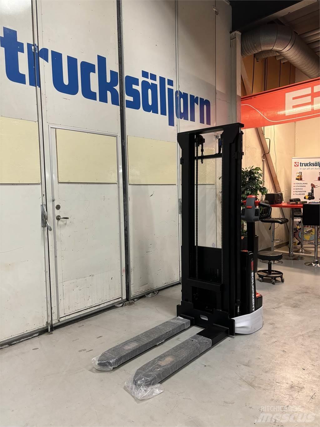 ESA 121 Ručni električni viljuškar