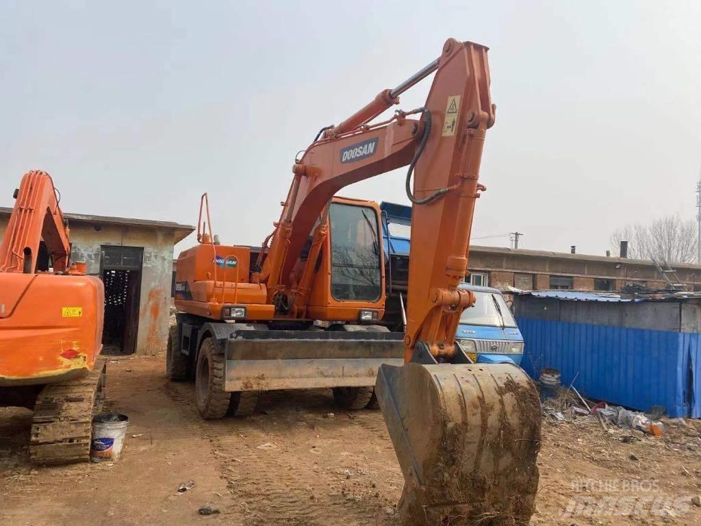 Doosan DH 150W Bageri točkaši