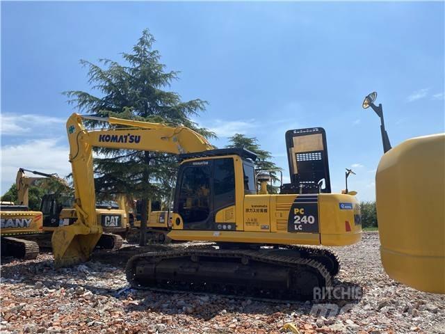 Komatsu PC240-8 Bageri guseničari