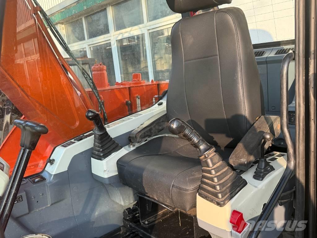 Doosan DX 75 Bageri guseničari