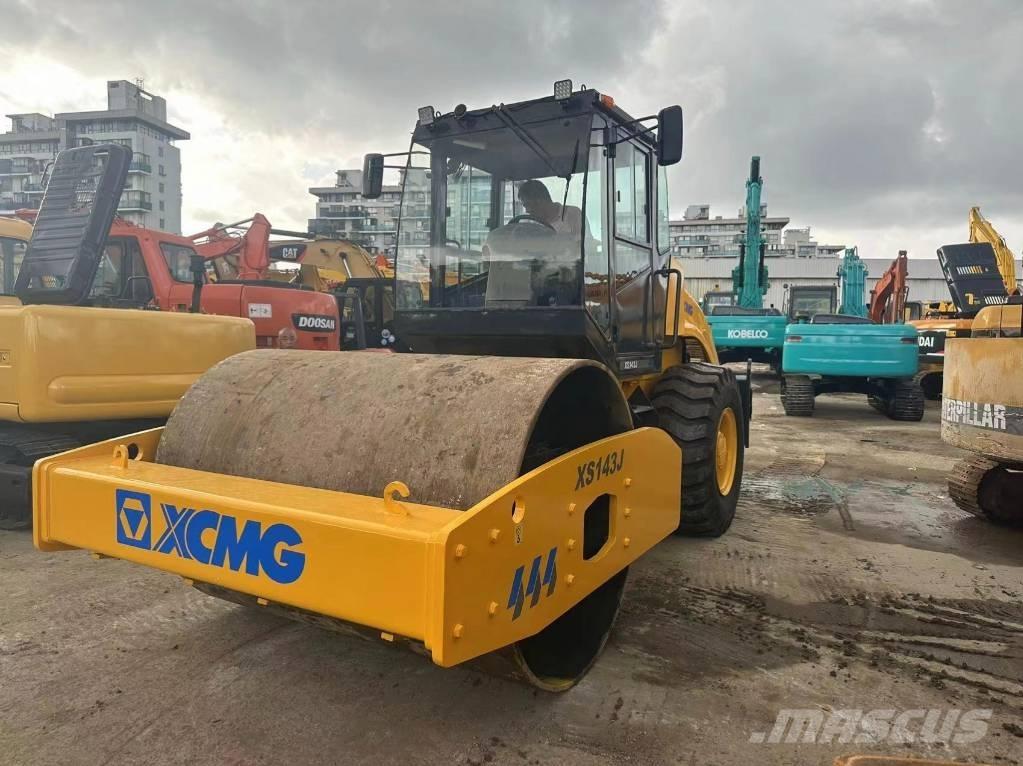XCMG XS 142 J Nabijači zemlje
