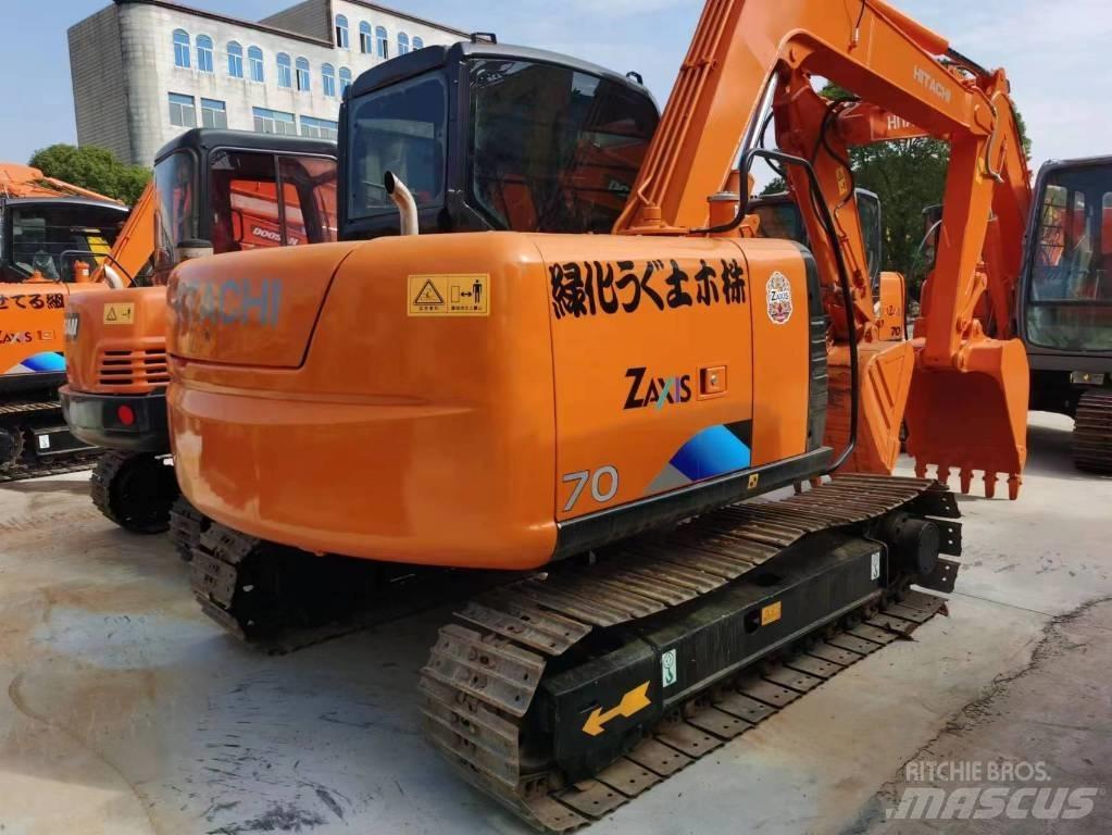 Hitachi ZX70 Midi bageri 7t – 12t