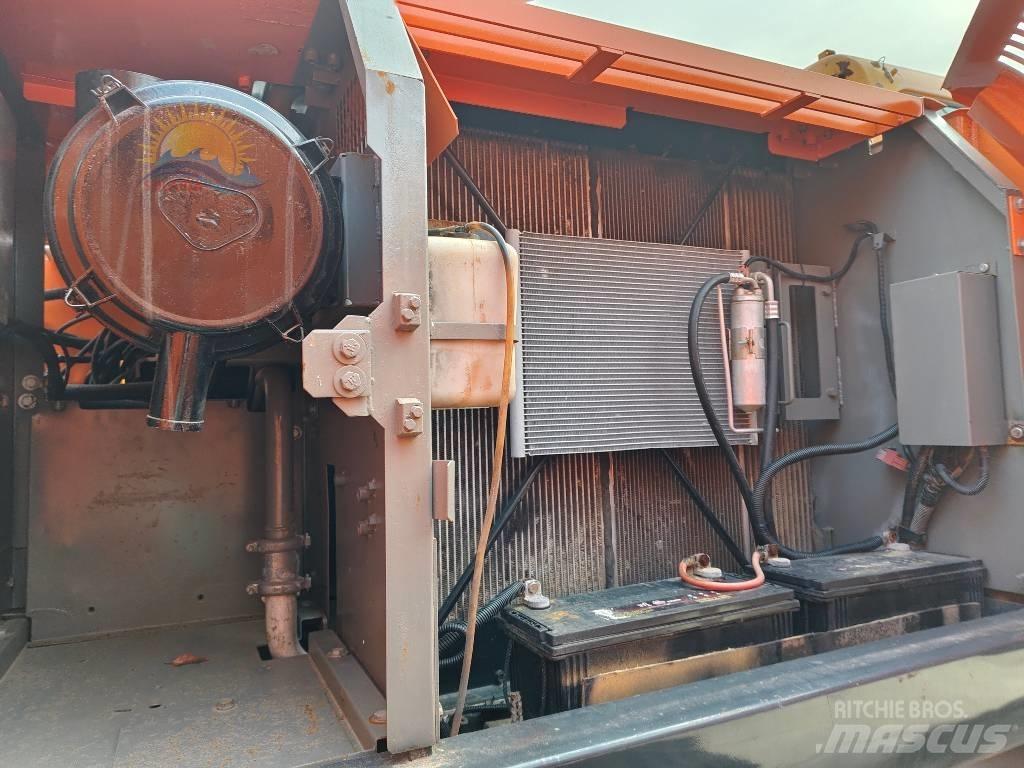 Hitachi ZX 210 Bageri guseničari