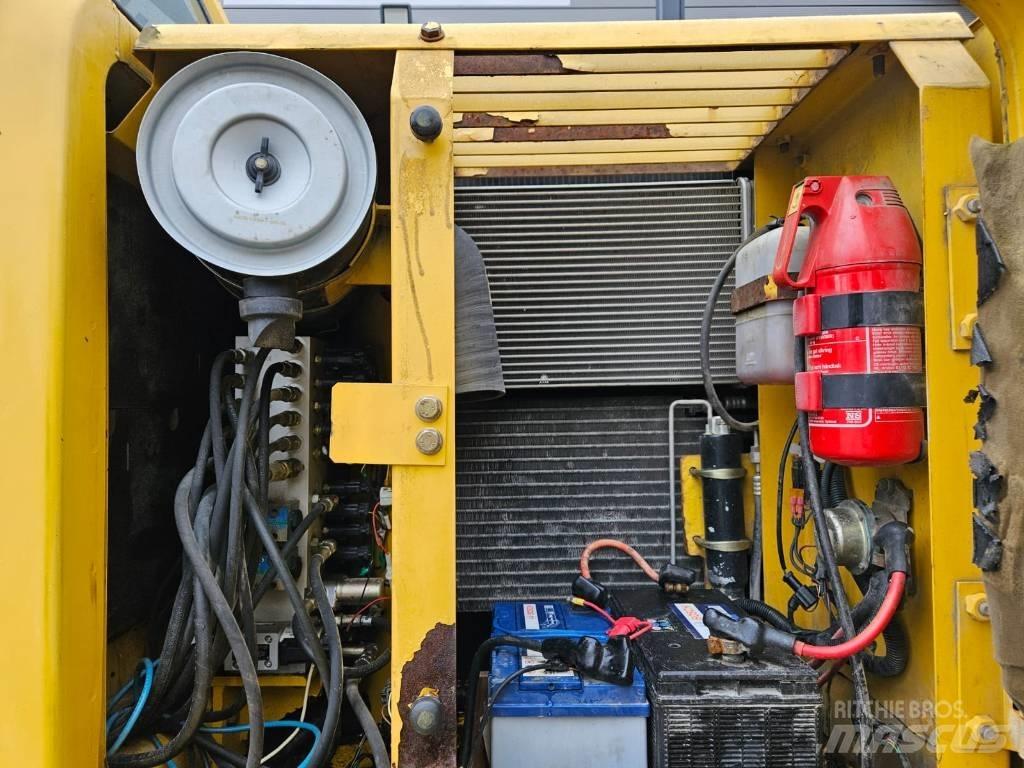 Komatsu PW 130ES-6K Bageri točkaši
