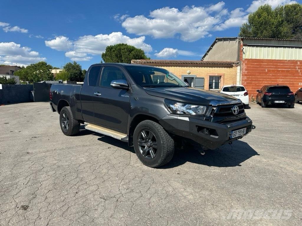 Toyota Hilux Automobili
