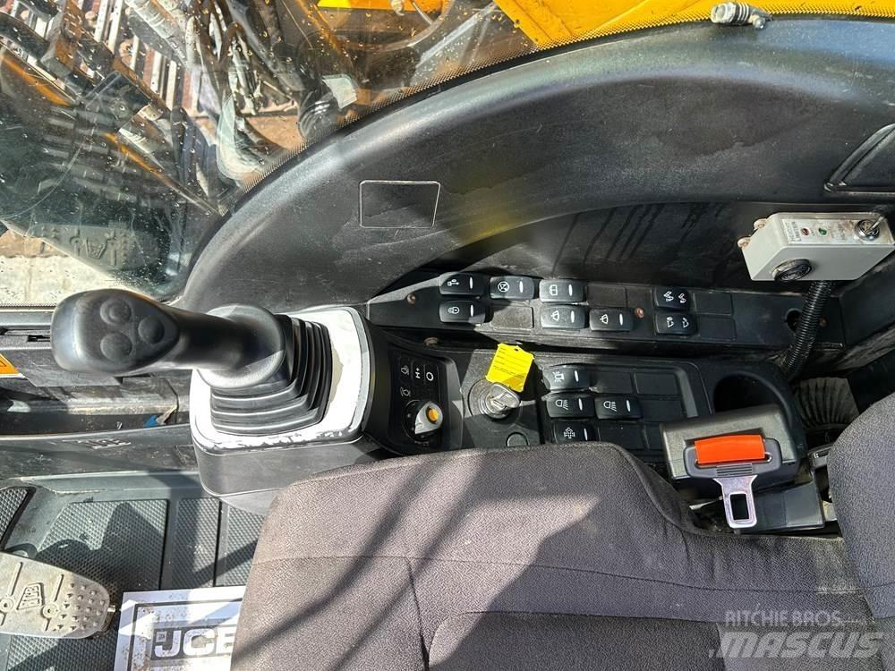JCB JS220 LC Bageri guseničari