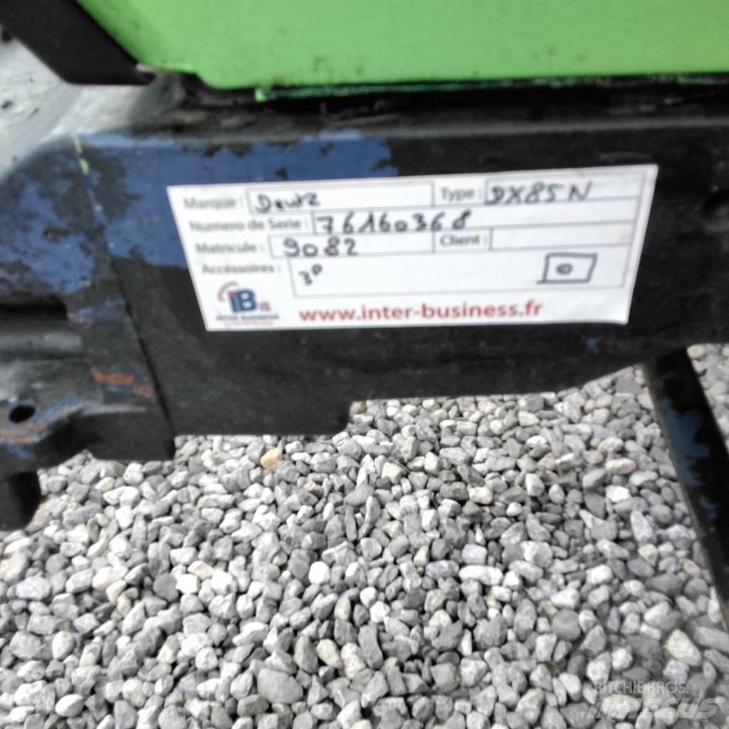 Deutz-Fahr DX85N Traktori