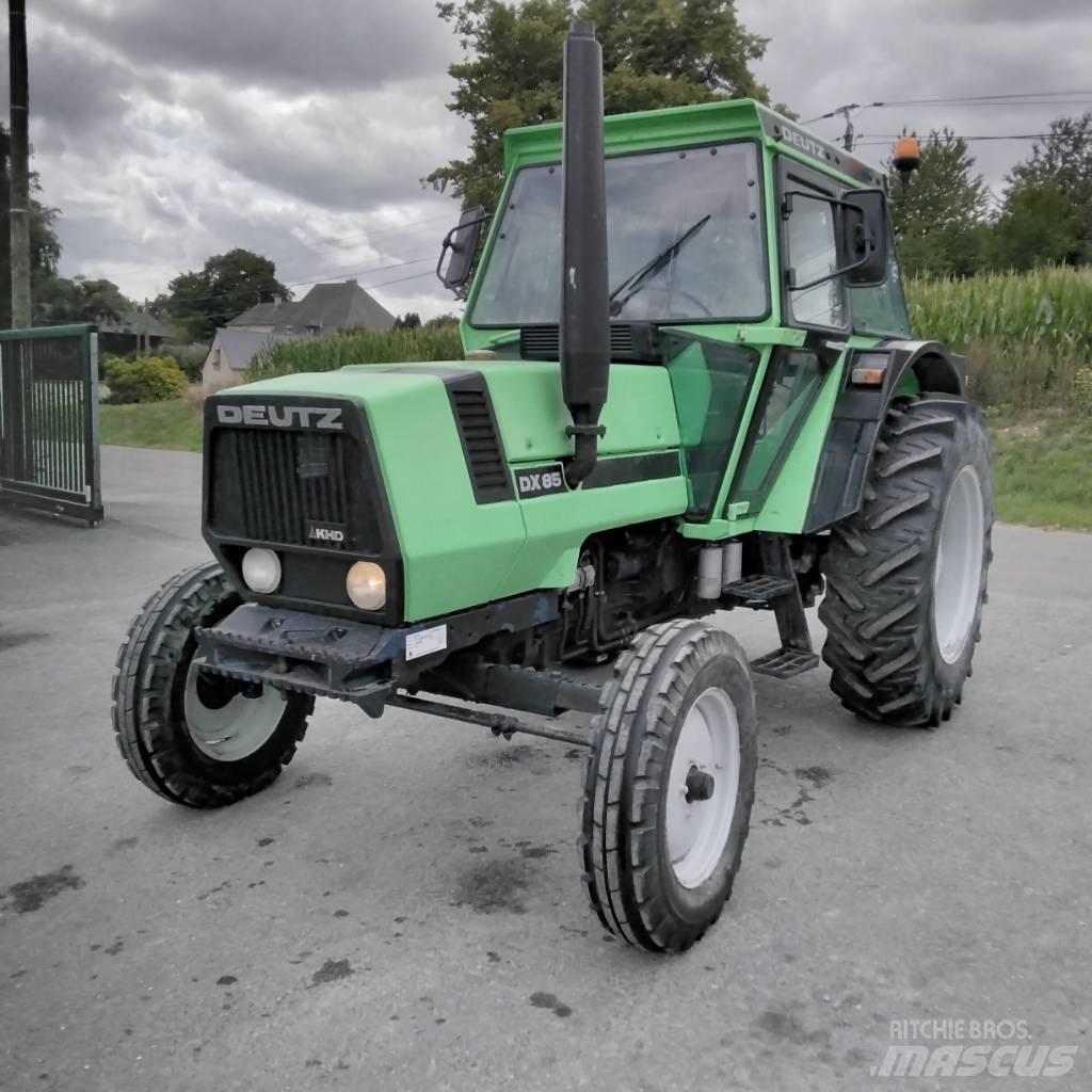 Deutz-Fahr DX85N Traktori