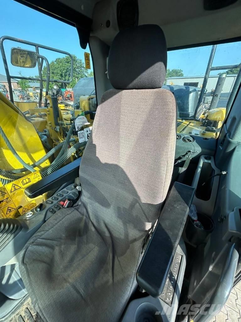 Komatsu PC 210 LC-11 Bageri guseničari