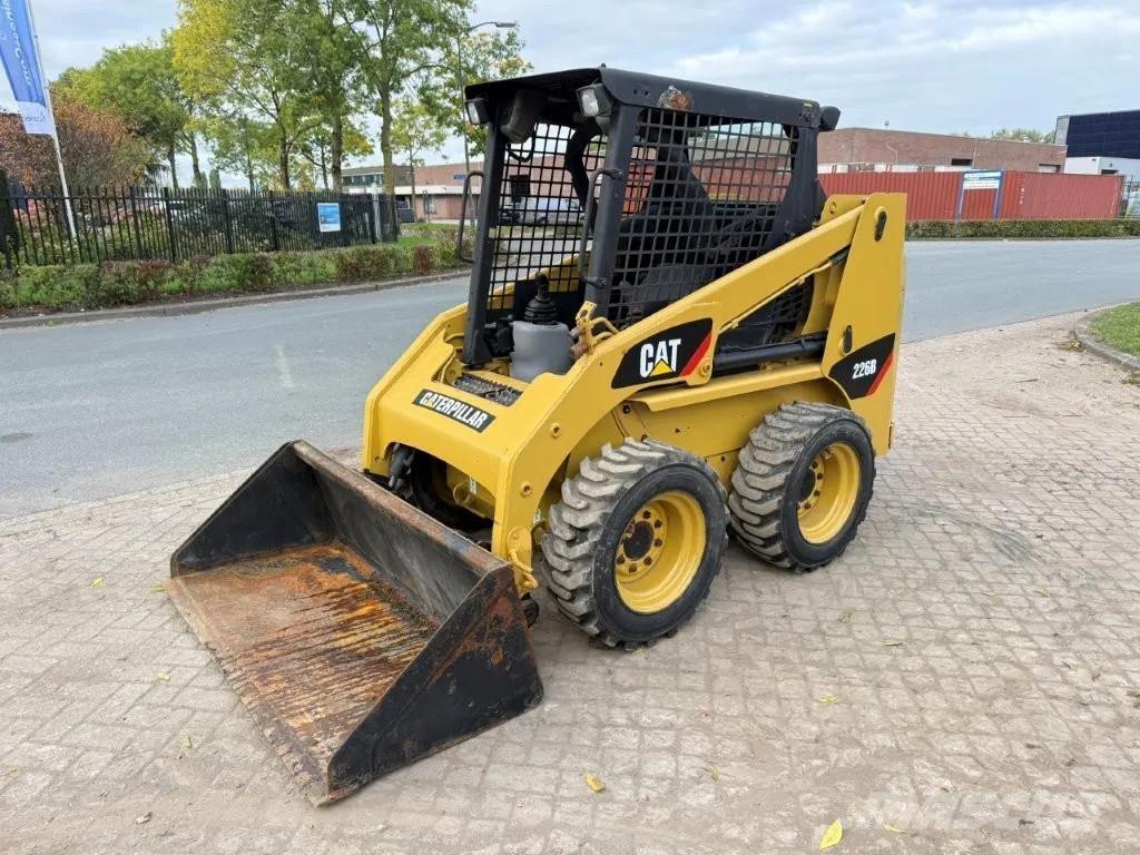 CAT 216B Skid steer mini utovarivači