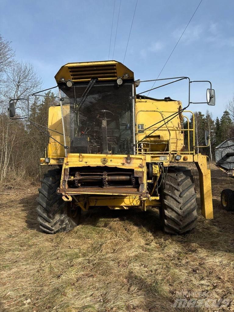 New Holland TX 36 Kombajni