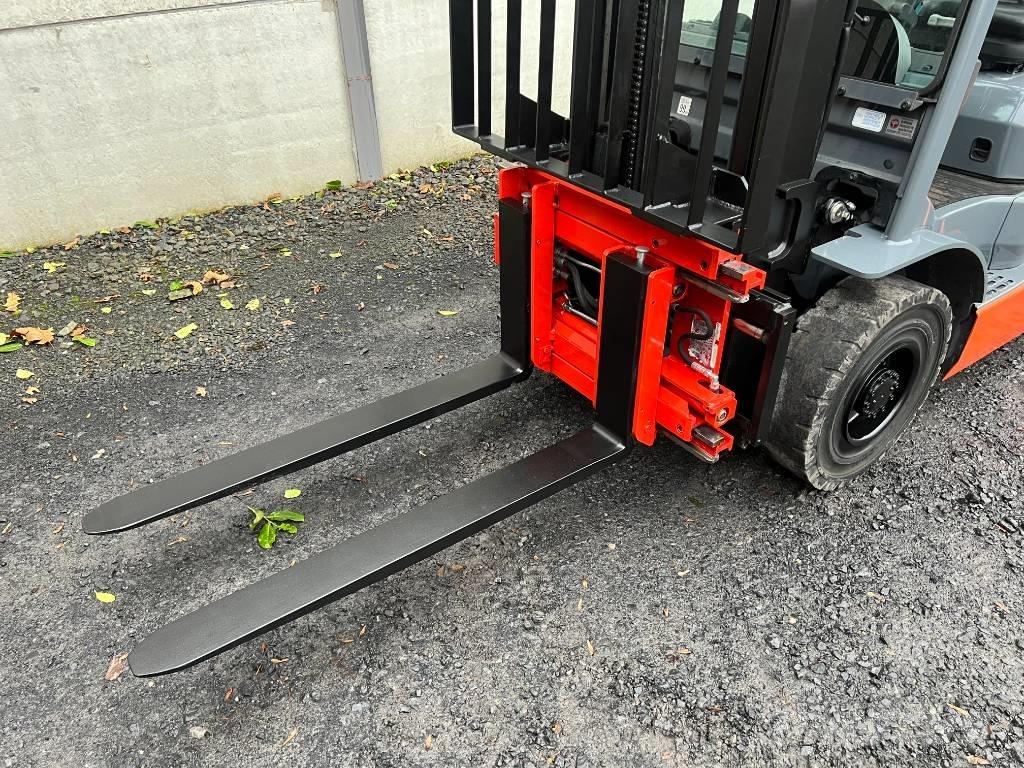 Toyota 02-8FGF25 Plinski viljuškari