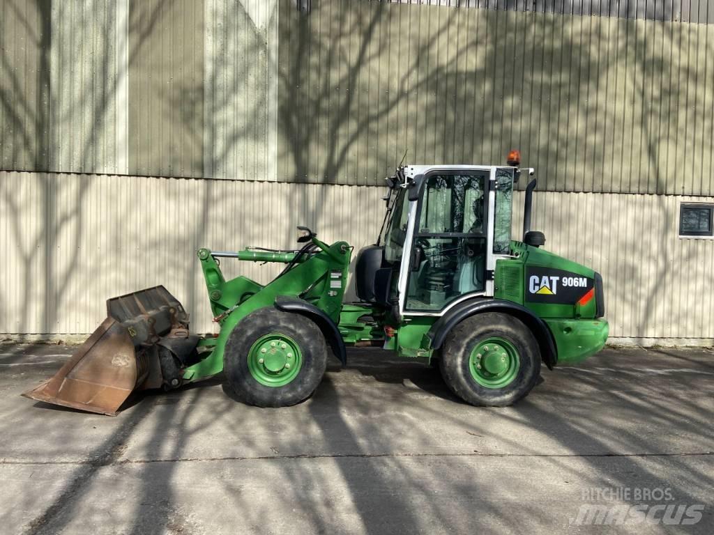 CAT 906M Utovarivači na točkove