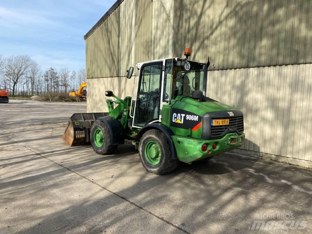 CAT 906M Utovarivači na točkove
