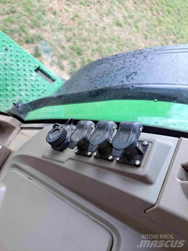 John Deere 8R410 Traktori