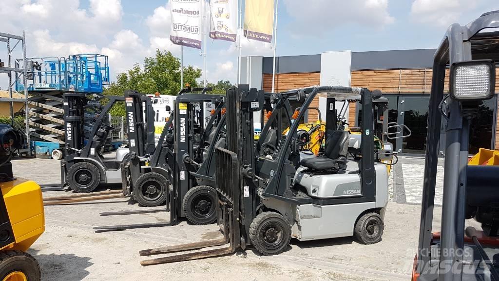 Nissan U1D2A25LQ Plinski viljuškari