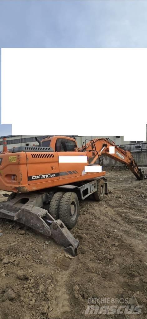 Doosan DX 210 W Bageri točkaši