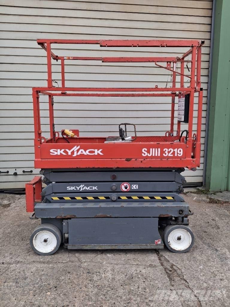 SkyJack SJ III 3219 Makazaste platforme