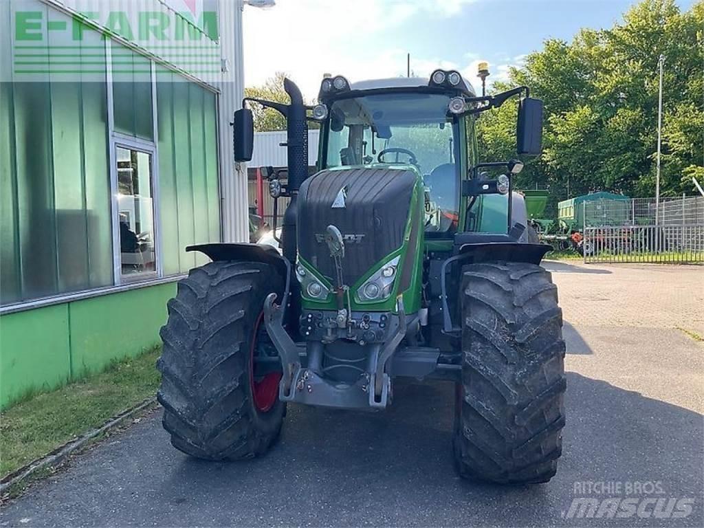 Fendt 828 vario s4 Traktori