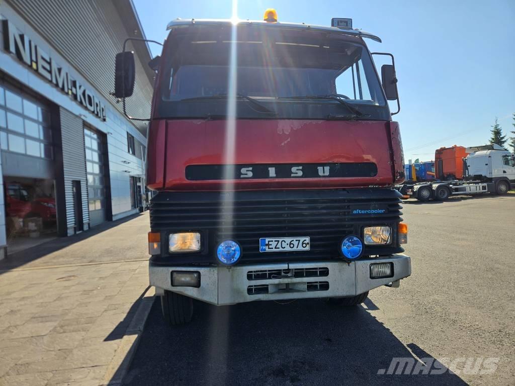 Sisu SM300 8X2 Kamioni za prevoz šumarskih mašina