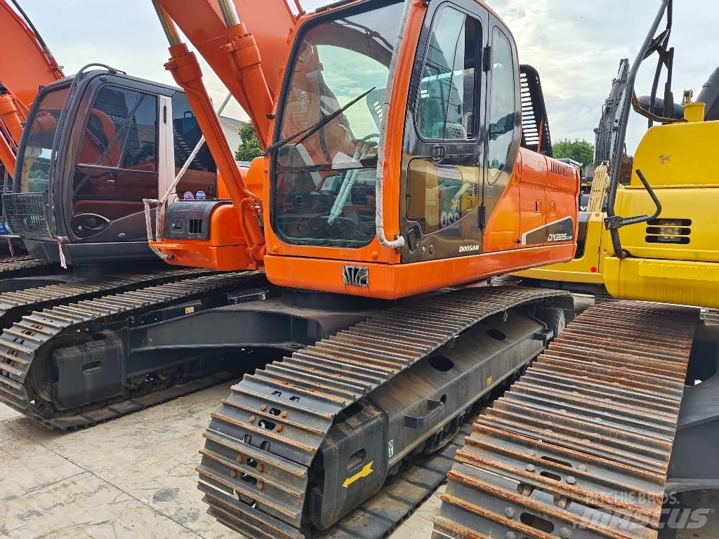 Doosan DX 225 LC Bageri guseničari