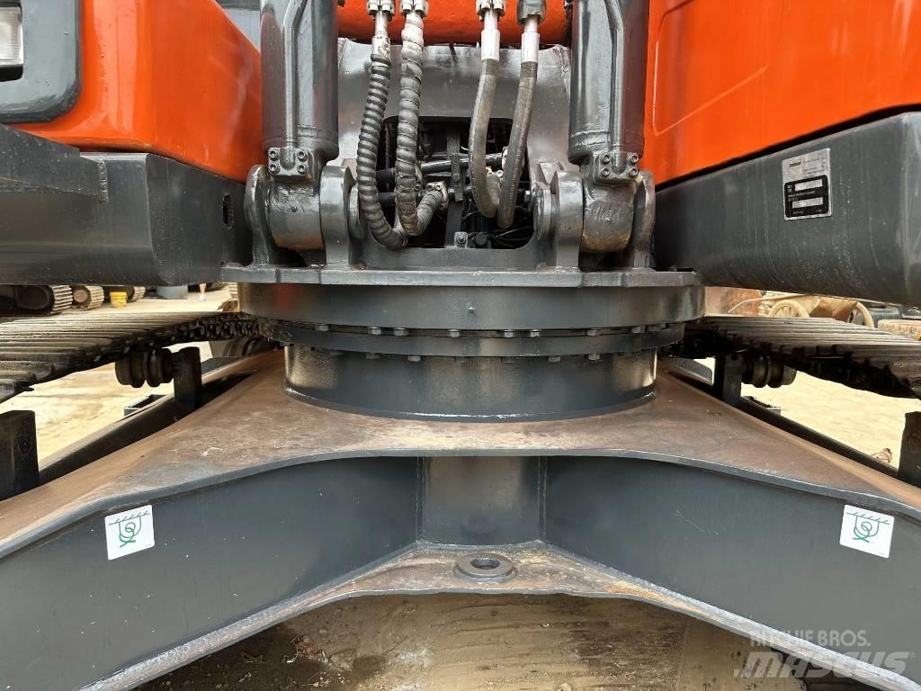 Doosan DX225LC-9C Bageri guseničari