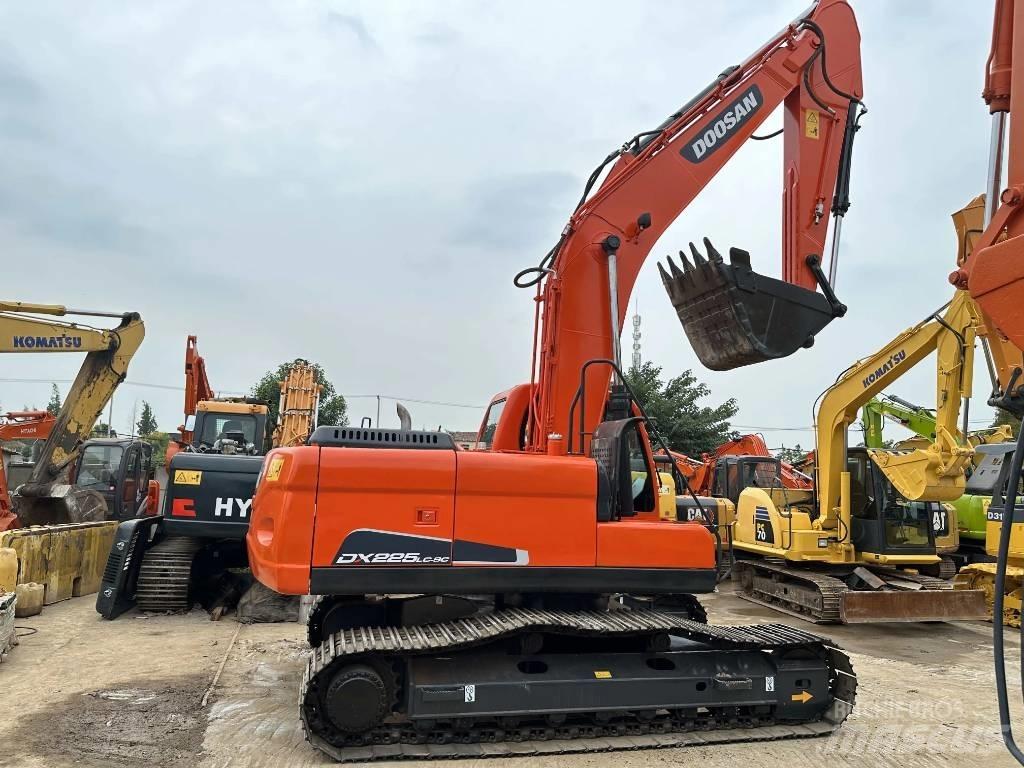 Doosan DX225LC-9C Bageri guseničari