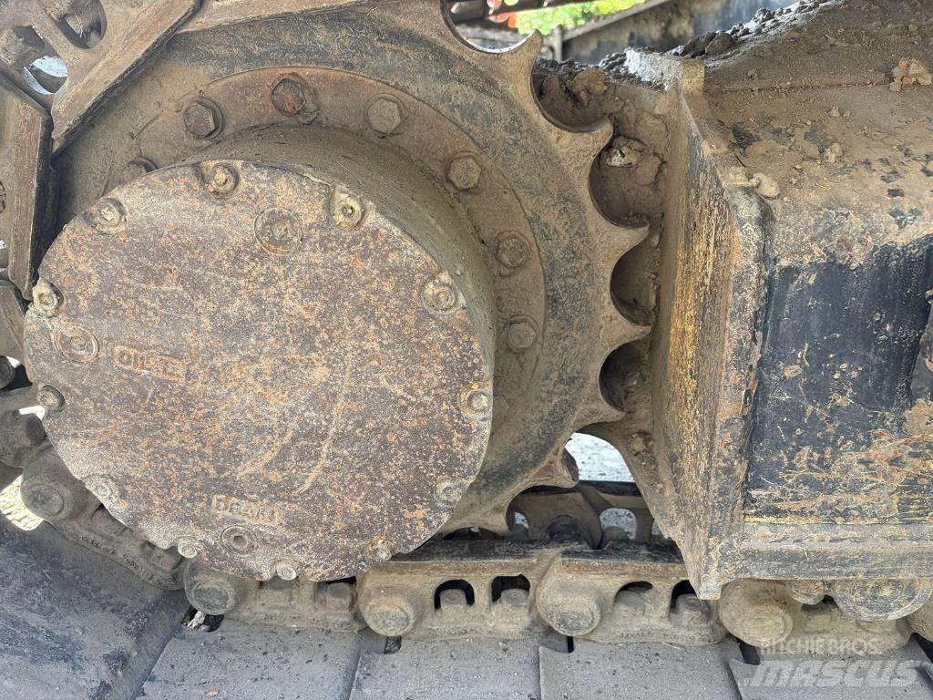 JCB JZ 140 LC Bageri guseničari