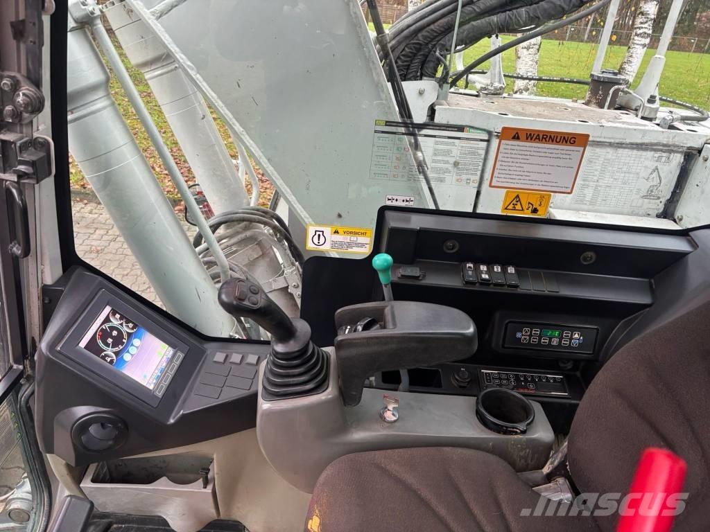 Takeuchi TB 2150 R Bageri guseničari