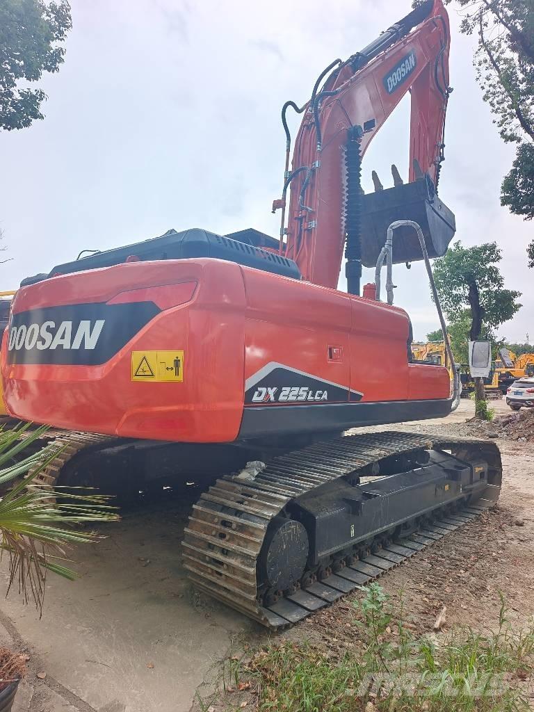 Doosan DX 225 LCA Bageri guseničari