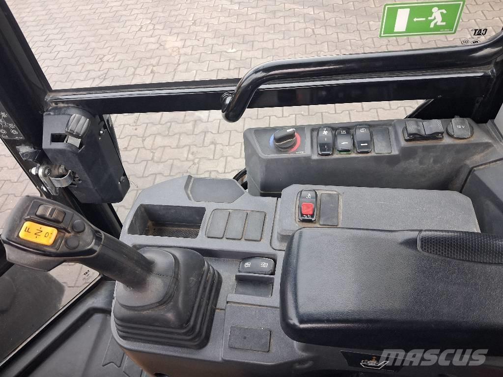 CAT 906 Utovarivači na točkove