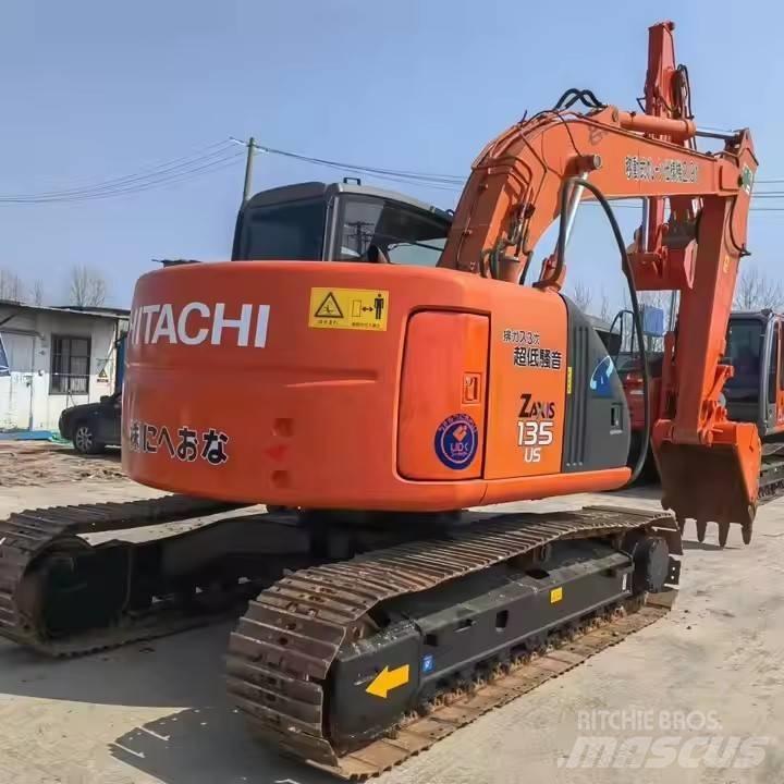 Hitachi ZX135 Bageri guseničari