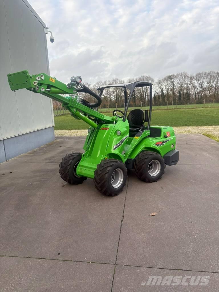 Avant 635 Skid steer mini utovarivači