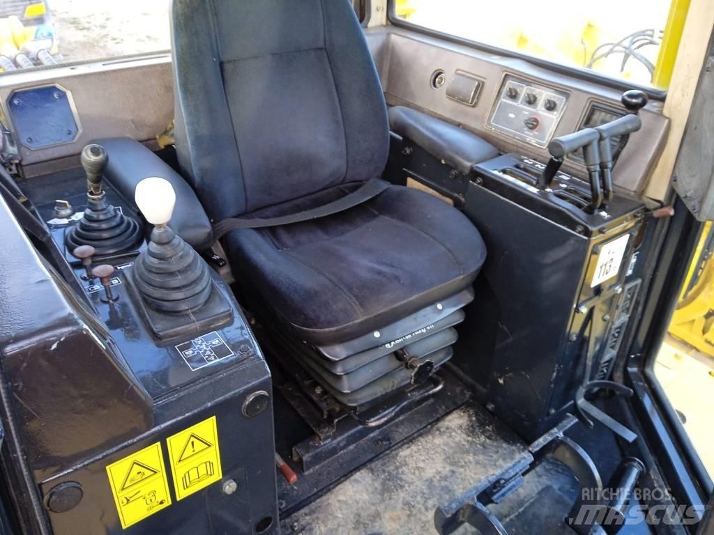 Komatsu D 155 AX-3 Buldožeri guseničari
