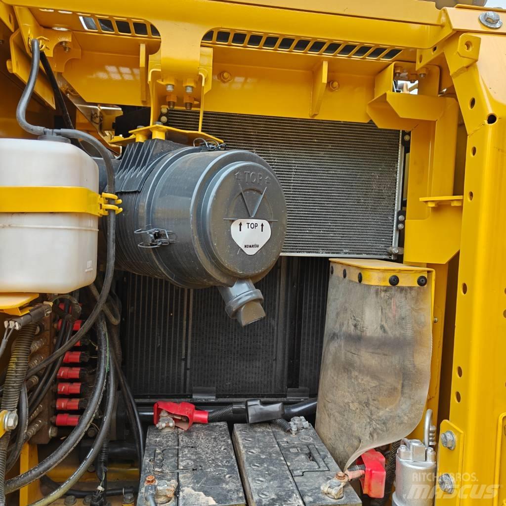 Komatsu 130-7 Bageri guseničari
