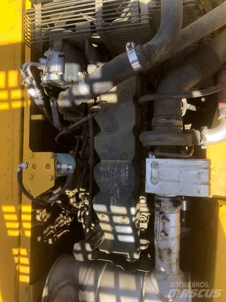 Komatsu PC200 Bageri guseničari