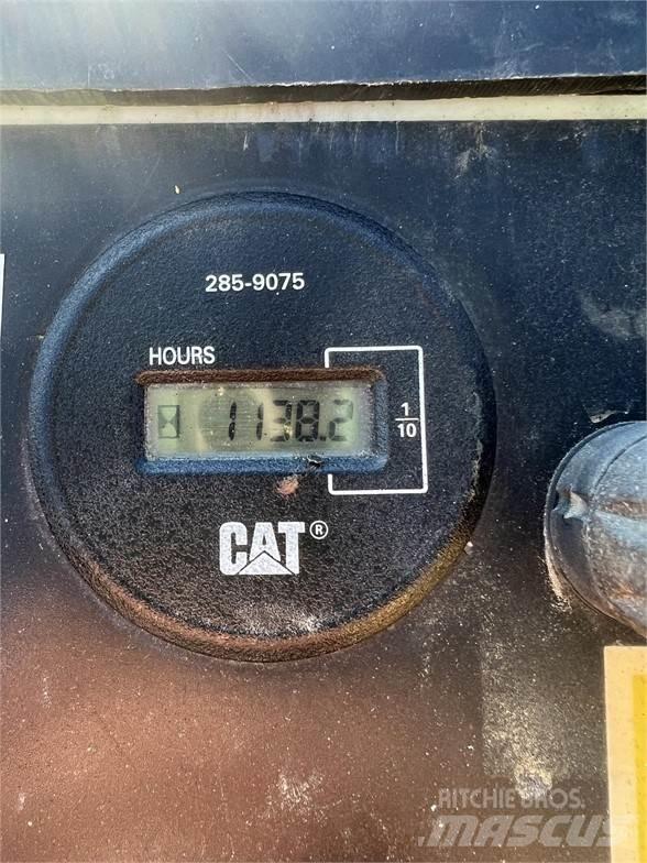 CAT PS-150B Gumeni valjci na točkovima