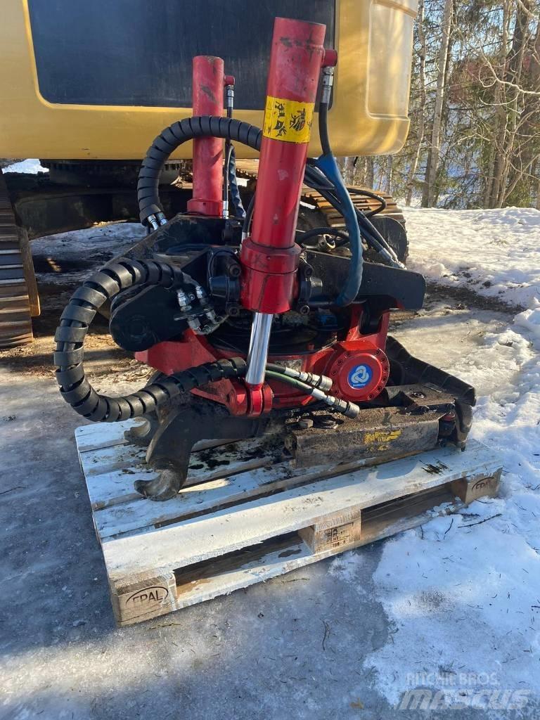 CAT 320 EL Bageri guseničari