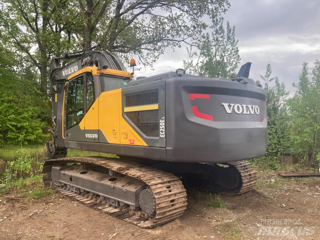 Volvo EC 250 EL Bageri guseničari